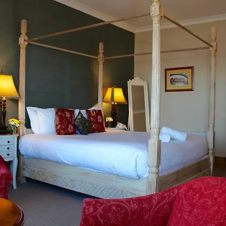 Royal Valentia Hotel Knights Town