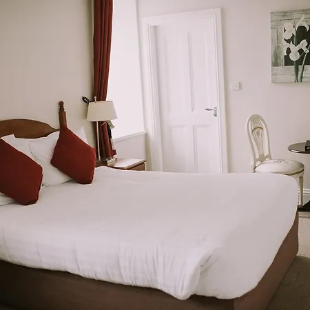Royal Valentia Hotel 3*