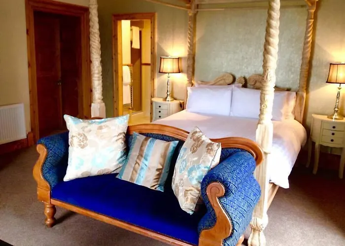 Royal Valentia Hotel Отель