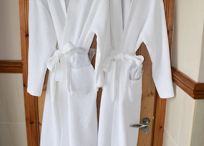 Отель Royal Valentia Hotel 3*