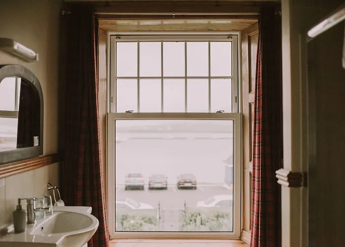 Отель Royal Valentia Hotel 3*