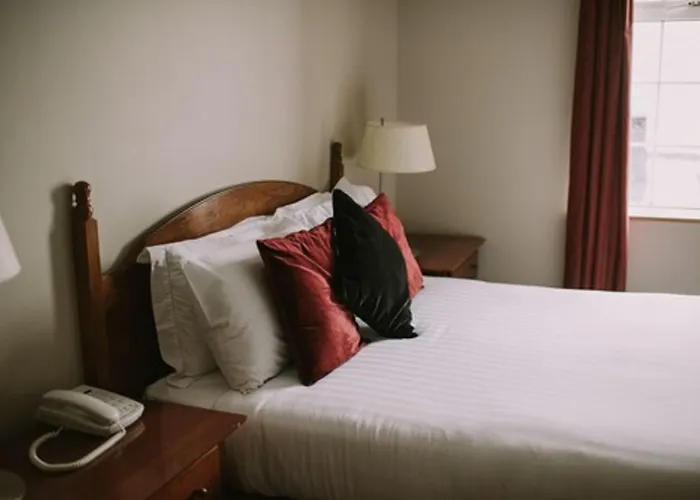 Royal Valentia Hotel Knights Town