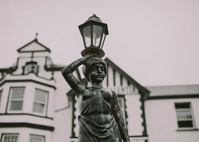 Royal Valentia Hotel Отель Knights Town