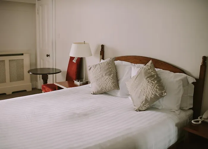 Royal Valentia Hotel 3* Knights Town