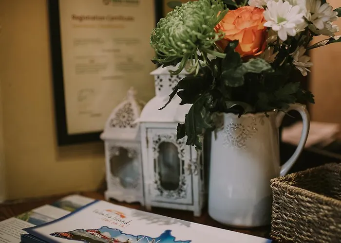 Royal Valentia Hotel Отель 3*